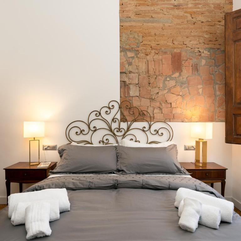 Palazzo Della Nave - Deluxe One-Bedroom Apartment with Garden View - 3