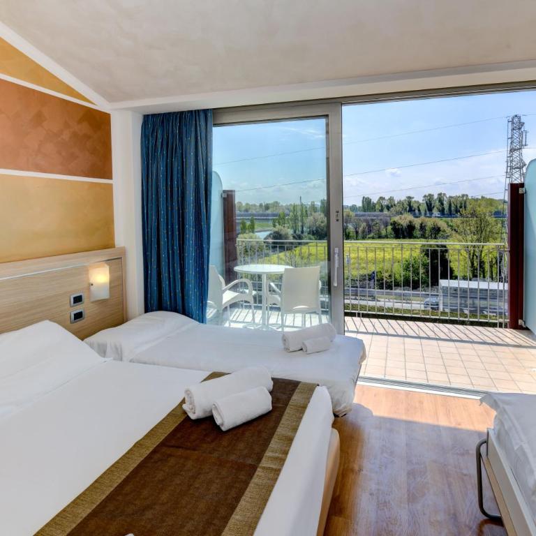 Hotel Rivus - Camera Tripla con Balcone - 2
