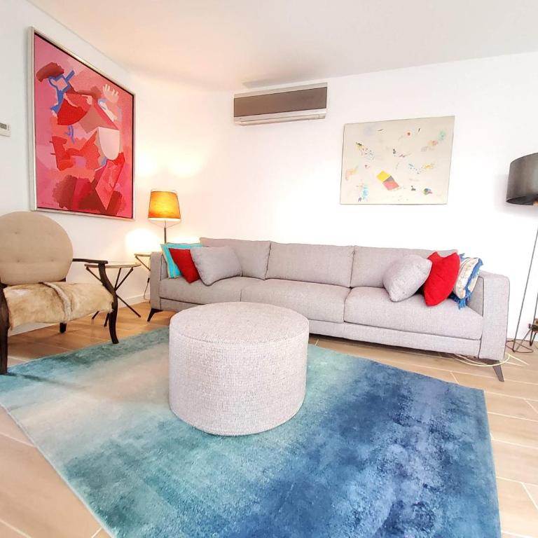 Ático esquinero muy soleado con la terraza de 50 m2 - Apartamento de 2 dormitorios - 23