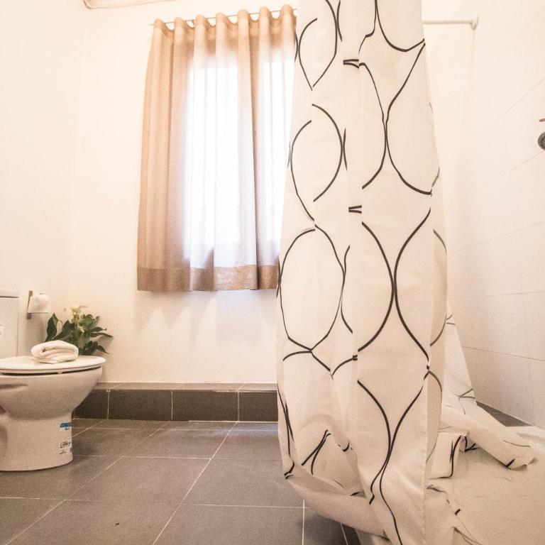 Rotaret - Double Room with Balcony and Shared Bathroom - 3