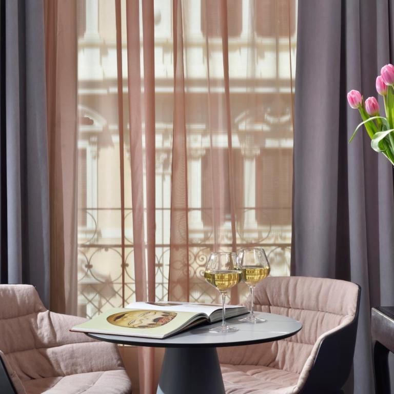Leon's Place Hotel In Rome - Deluxe Room - 1