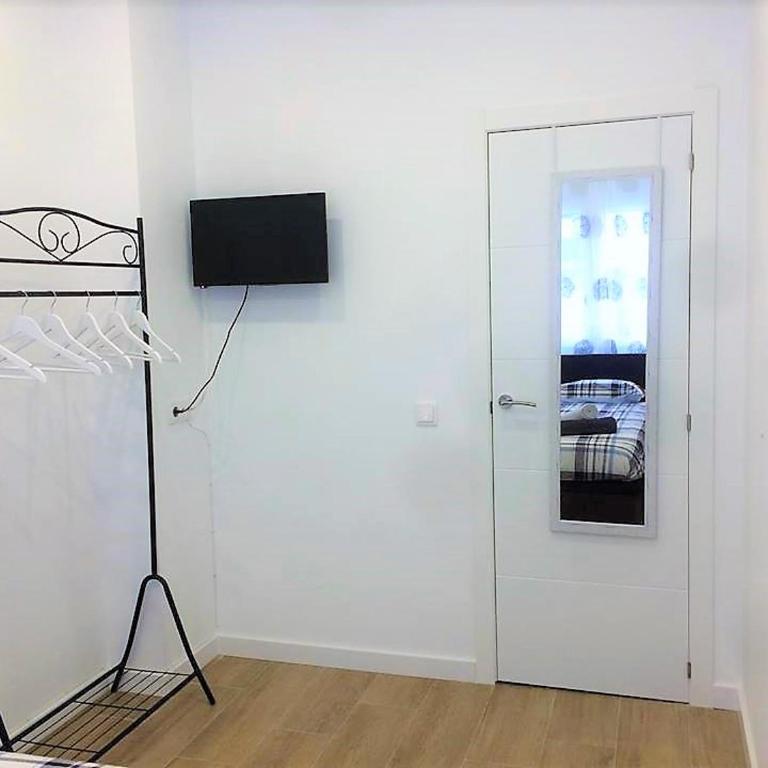 Cozy 3 bed apartment in the heart of Alicante - Three-Bedroom Apartment - 8