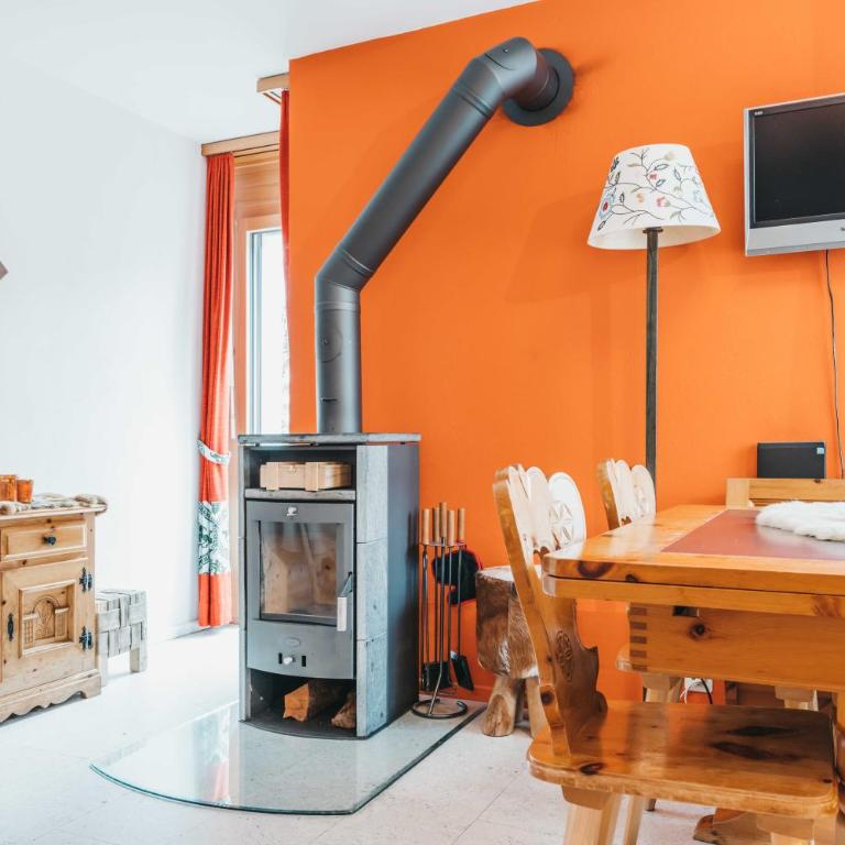 Charming 4 bed flat in Flims - Apartment - 12