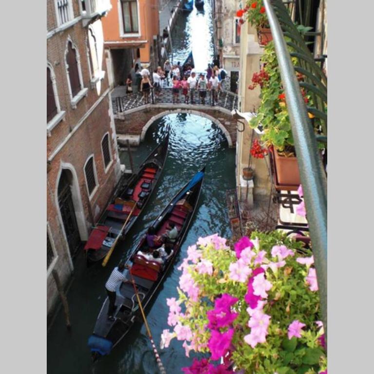 Leoncini with a wonderful canal view - One-Bedroom Apartment - 15