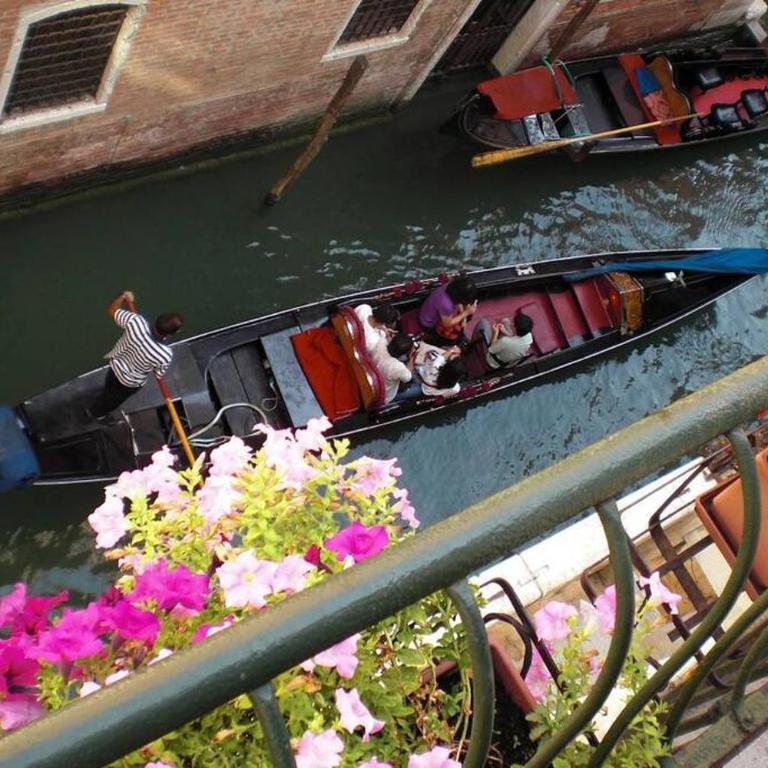 Leoncini with a wonderful canal view - One-Bedroom Apartment - 6