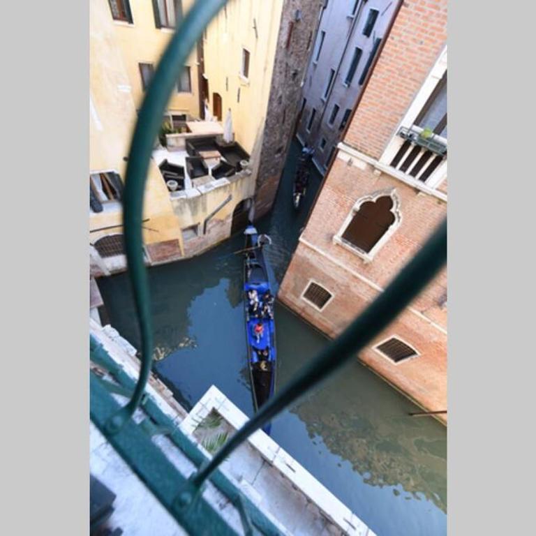 Leoncini with a wonderful canal view - One-Bedroom Apartment - 18