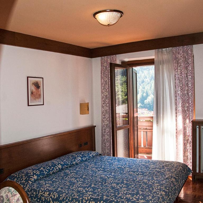Hotel Carlone - Camera Matrimoniale con Balcone - 4