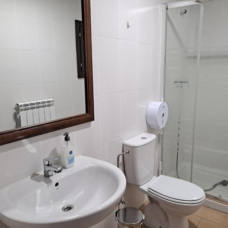 Albergue de Benabarre - Habitación Cuádruple con baño - 3