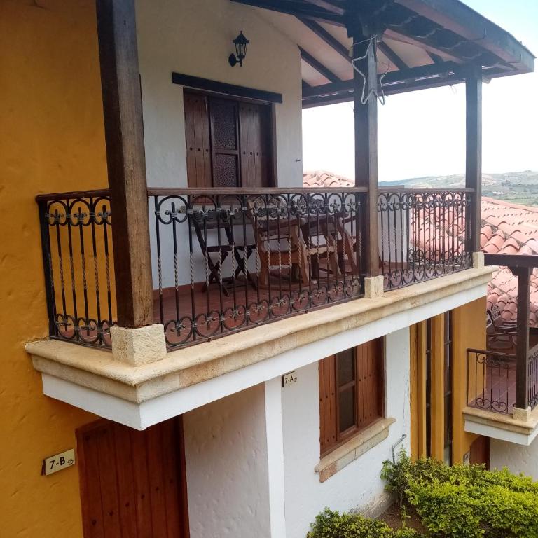Hotel Las Rocas Resort Villanueva - Family Room with Balcony - 8