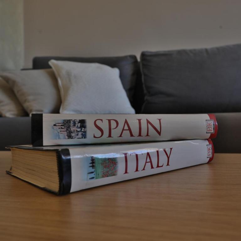 Business & Travel Apartments - One-Bedroom Apartment with Terrace - 8