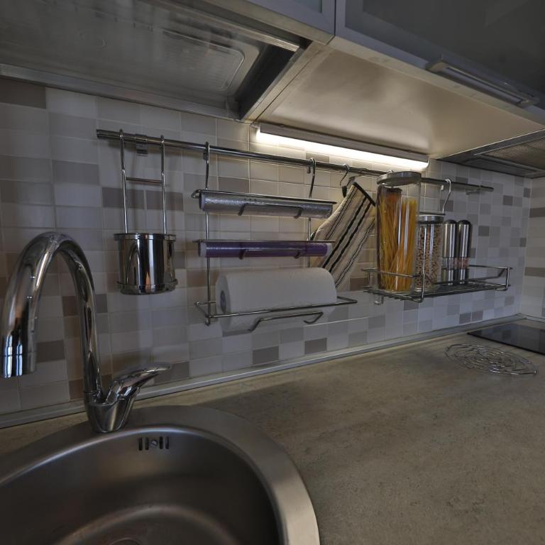 Business & Travel Apartments - One-Bedroom Apartment with Terrace - 4