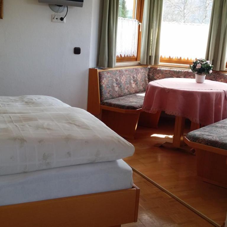 KREUZHOF Seefeld - Deluxe Doppelzimmer mit Balkon - 4