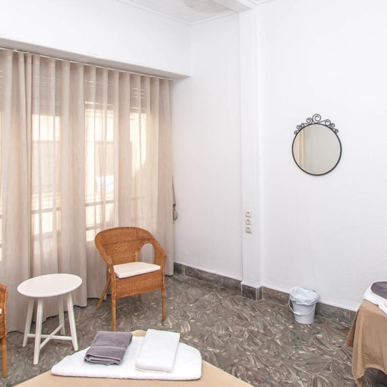 Rotaret - Triple Room with Shared Bathroom - 1