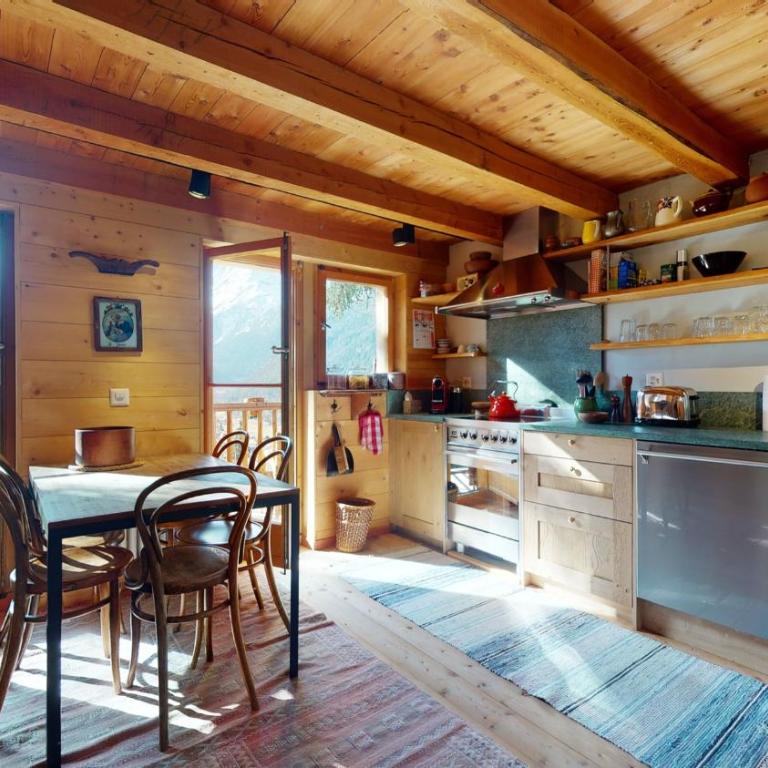 Idyllic chalet in Evolène, with view on the Dent Blanche and the mountains - Apartment - 5