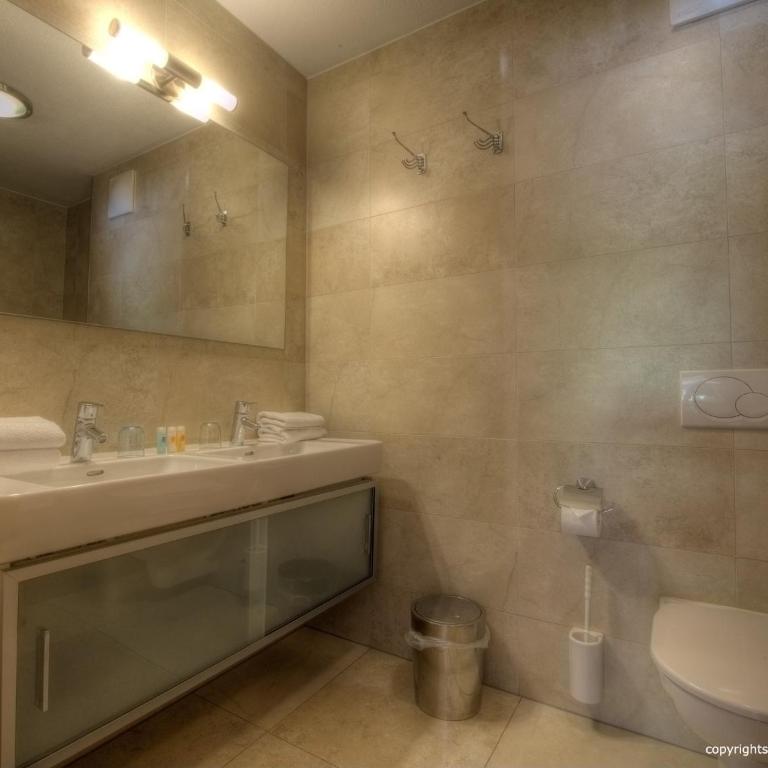 Residenz an der Burg by Kaprun Rentals - Luxuriöses Apartment mit 2 Schlafzimmern und Garten - 8