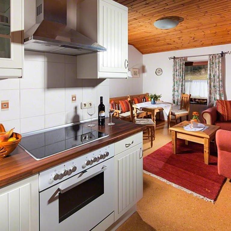 Ferienwohnungen Haus Sonnseitn - Apartment mit Balkon - 1