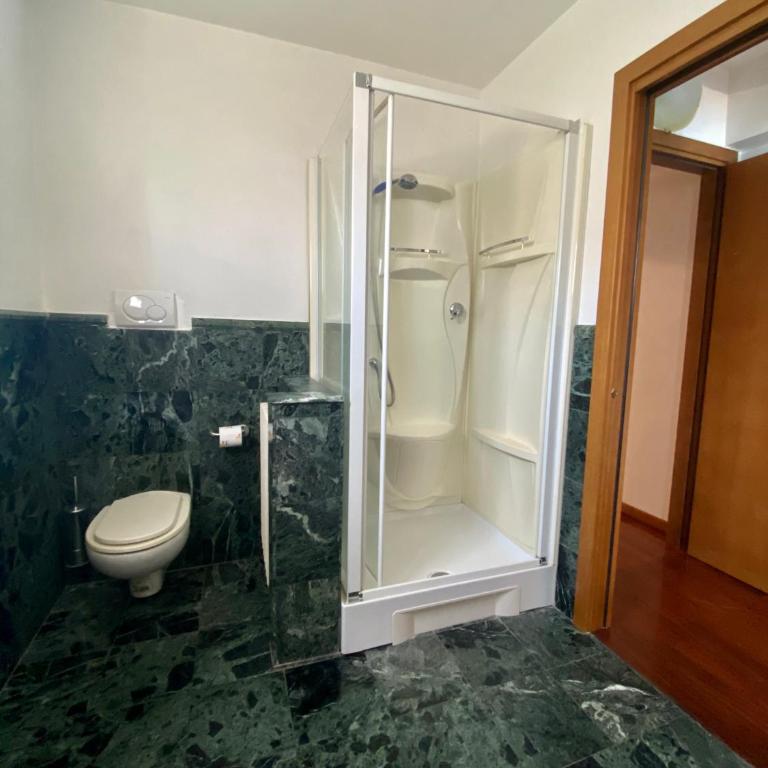 Camere Al Veliero - Camera Matrimoniale con Vista Lago - 5
