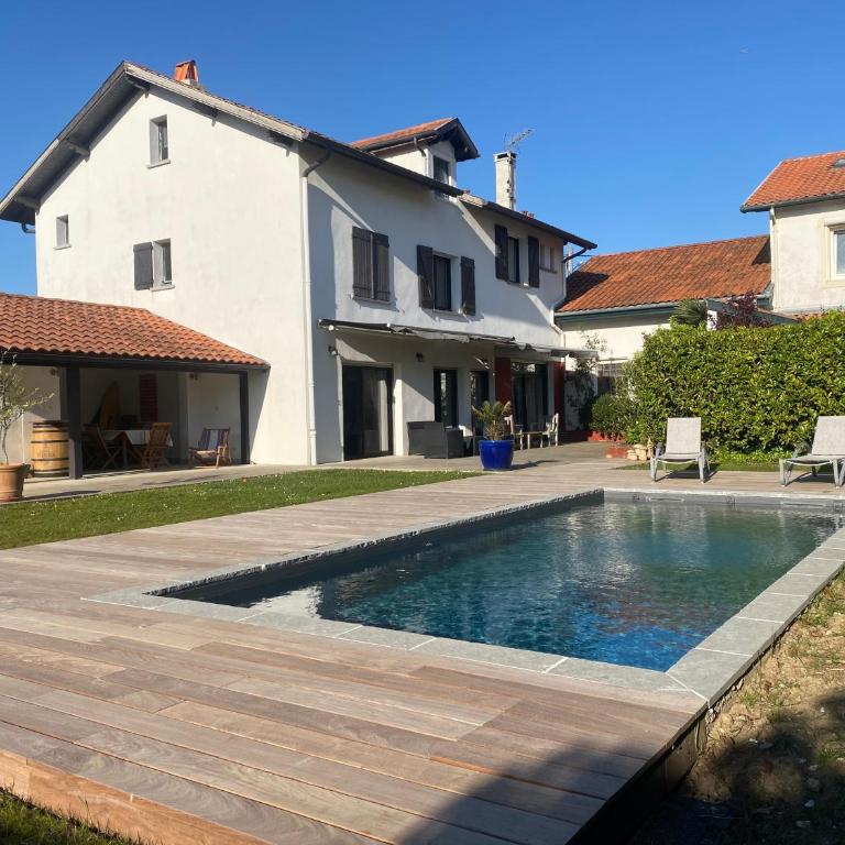 Hiru Alabak - Maison à Biarritz, piscine, jardin, 8 personnes - Villa - 5