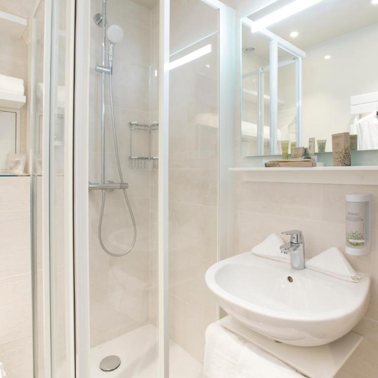 HOTEL DE PARIS MONTPARNASSE - Chambre Simple - Vue sur Jardin - 5