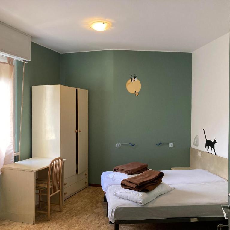 Route77 hostel - Economy Quadruple Room - 4