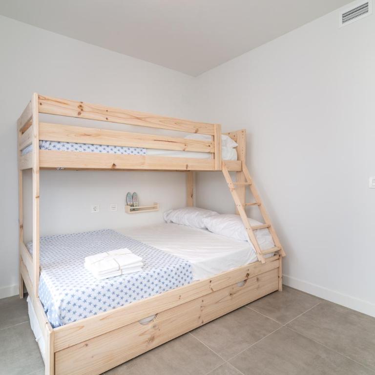 VB Grecia - 3 BDR with Sea Views - Three-Bedroom Apartment - 25