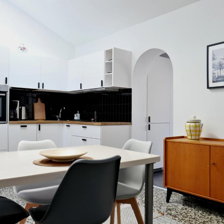 Palm House 10 - Two-Bedroom Apartment - 8