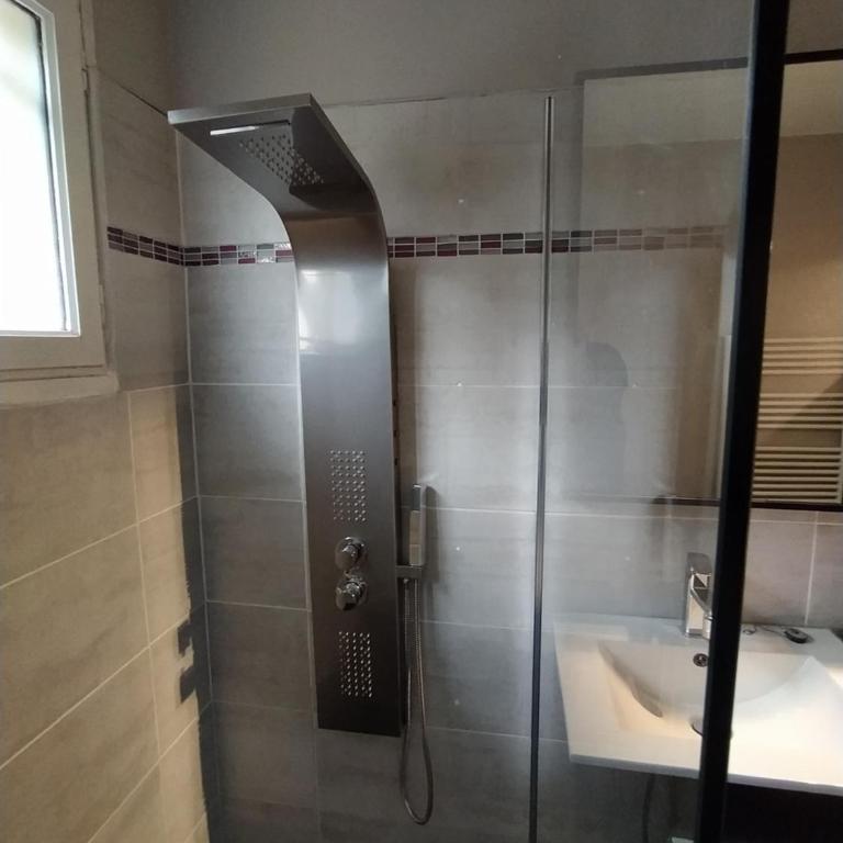 Villa Alluro - 2 Adjoining Double Rooms with Shared Bathroom - 5