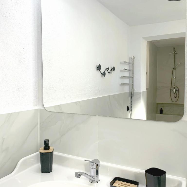 Palm House 10 - Two-Bedroom Apartment - 26