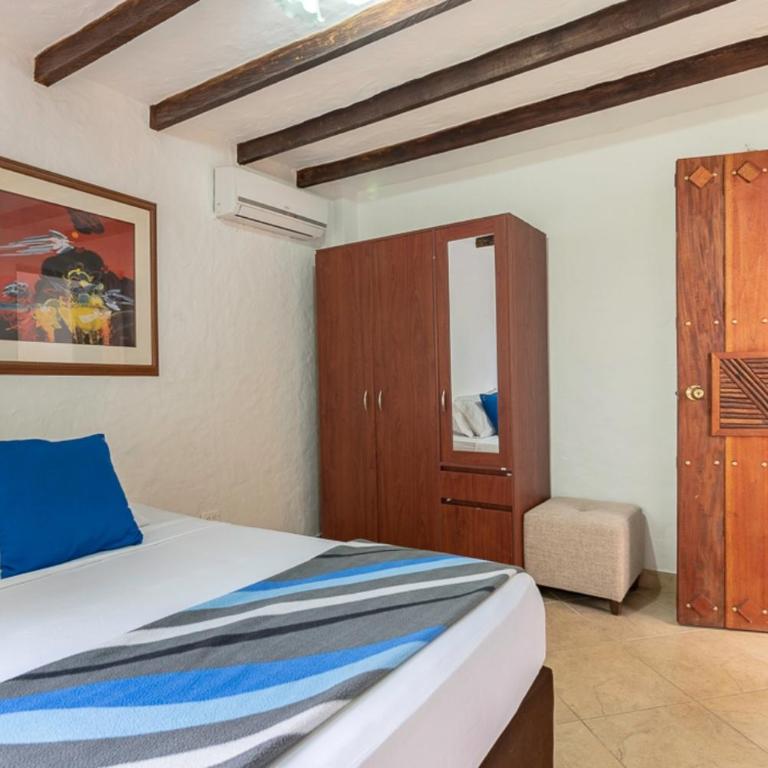 CABAÑAS LA DORADA - Three-Bedroom House - 9