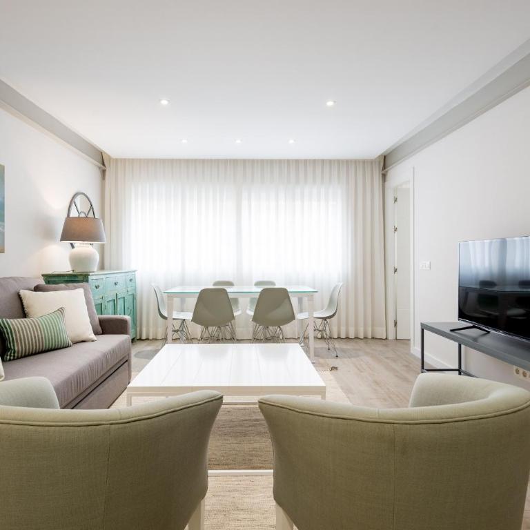 Puerto de Málaga Premium 3 Bedrooms Apartment - Superior Apartment - 1