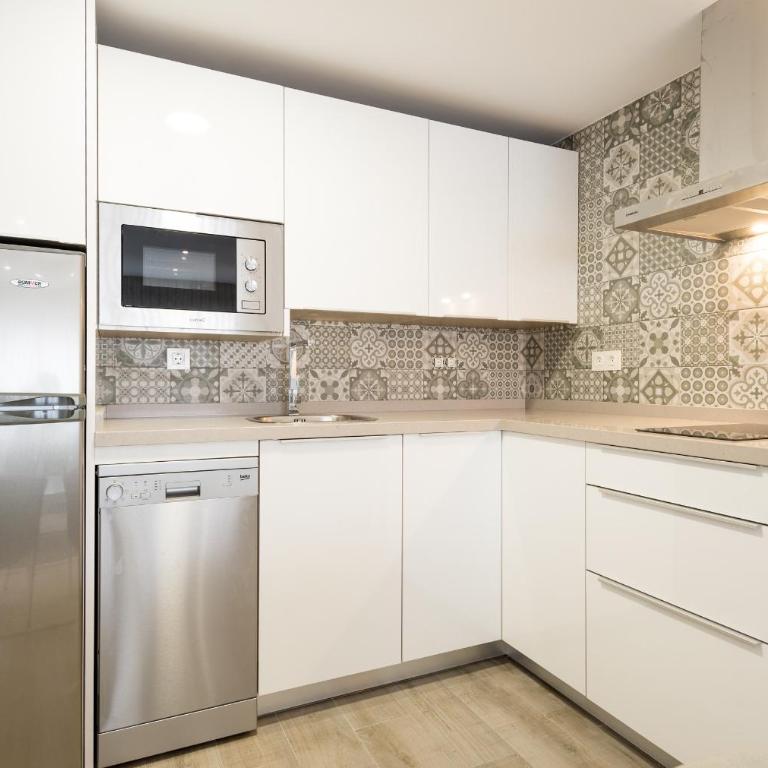Puerto de Málaga Premium 3 Bedrooms Apartment - Superior Apartment - 6