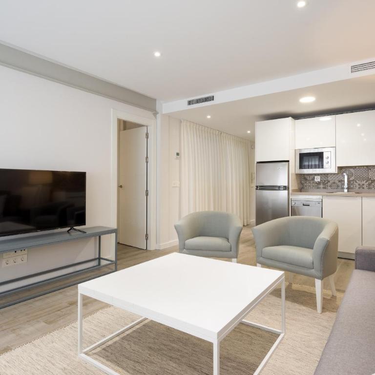 Puerto de Málaga Premium 3 Bedrooms Apartment - Superior Apartment - 25