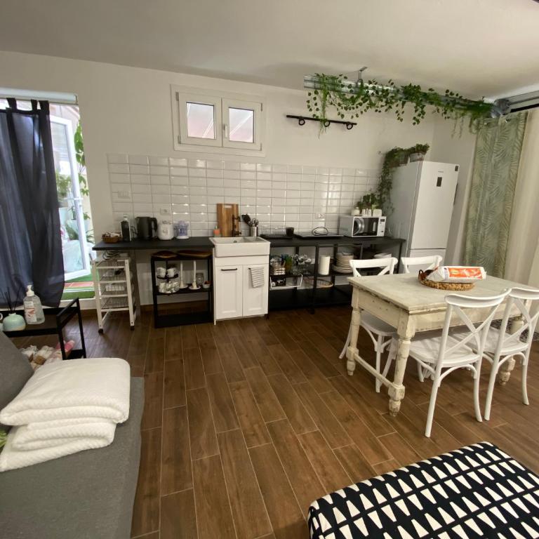 Lungomare Poetto Loft - One-Bedroom Apartment - 13