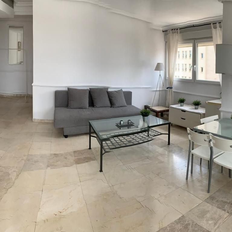 Pisos con vistas Moncloa-Universidad - Two-Bedroom Apartment - 2