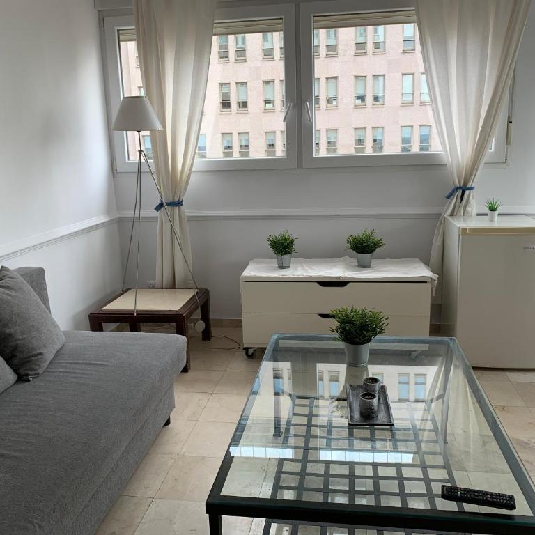 Pisos con vistas Moncloa-Universidad - Two-Bedroom Apartment - 11