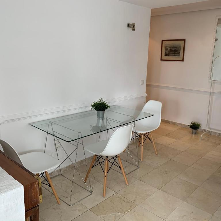 Pisos con vistas Moncloa-Universidad - Two-Bedroom Apartment - 9