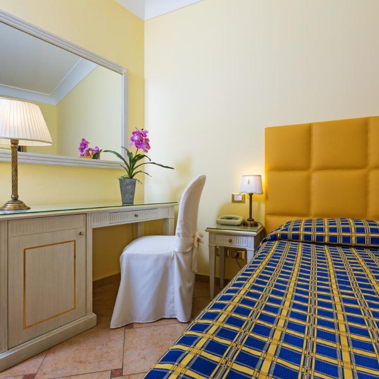 Hotel La Vue d'Or - Economy Double or Twin Room - 3