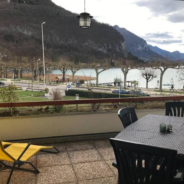 CHEZ JACQUES - terrasse avec vue lac et montagne - Apartment mit 1 Schlafzimmer - 20
