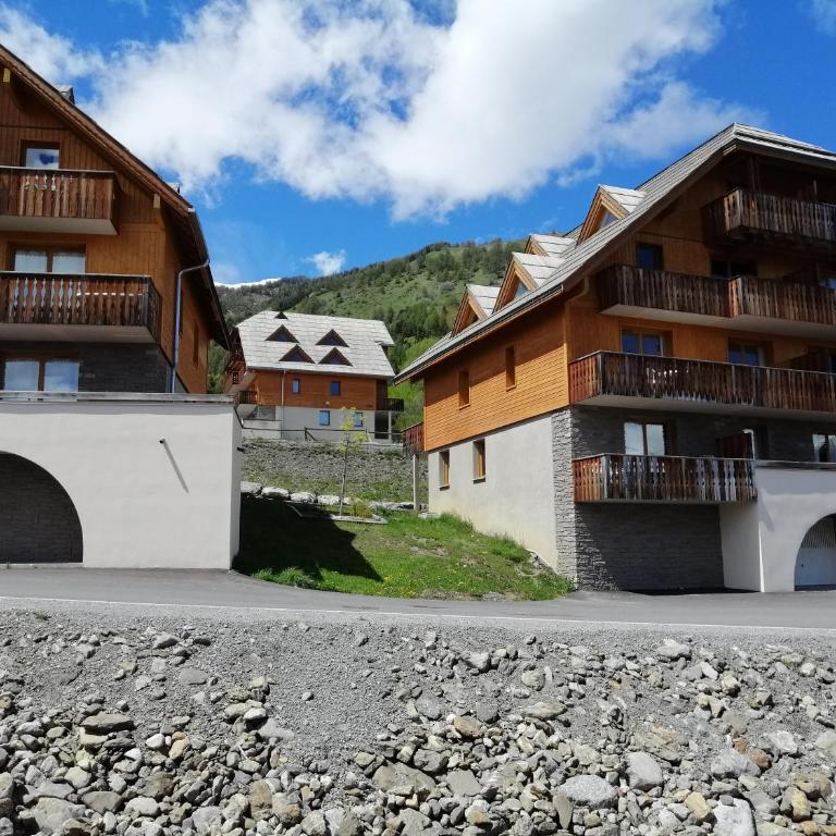 Hameau Pra Roustan by Godille - Studio - 10