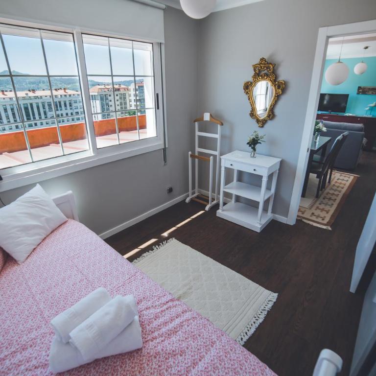 Ático con vistas entre centro y playa - Two-Bedroom Apartment - 13