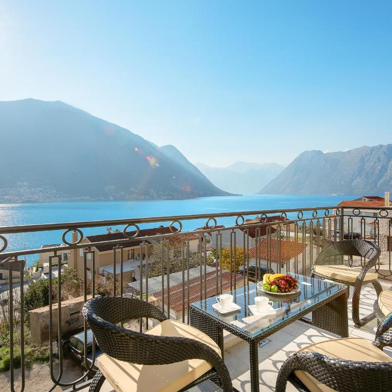 2MONTENEGRO LIMETA APARTMENTS with pool - Apartment with Sea View - 1