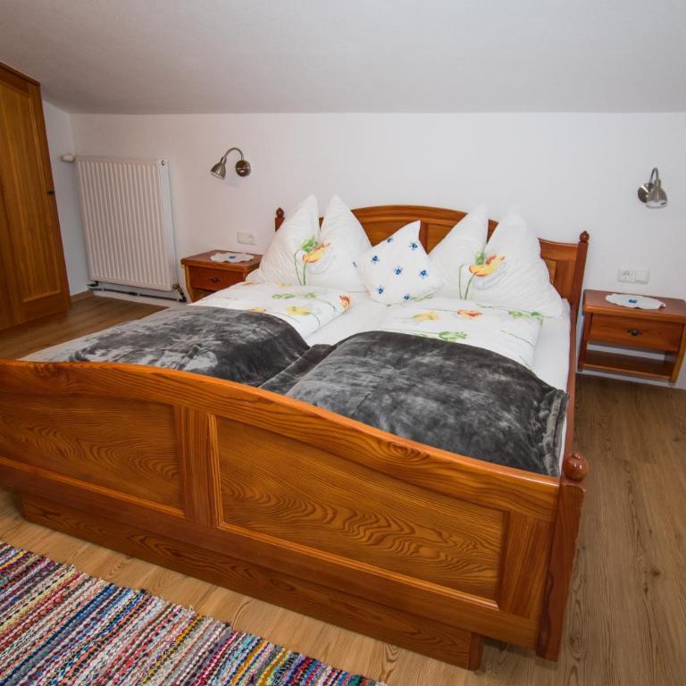 BIO-Bergbauernhof Ederhias - Doppel-/Zweibettzimmer mit Balkon - 4