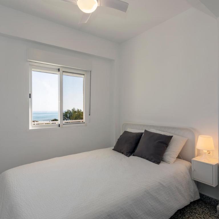 Los Chopos, 2 dormitorios, frente al mar, by Bookindenia - Apartamento de 2 dormitorios - 10