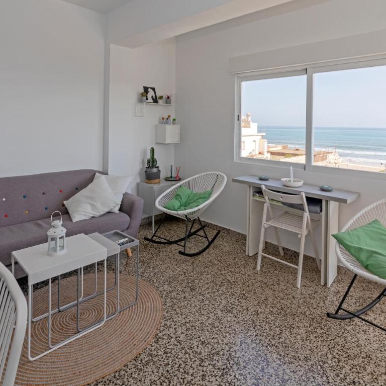 Los Chopos, 2 dormitorios, frente al mar, by Bookindenia - Apartamento de 2 dormitorios - 7
