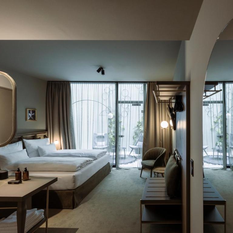 Altstadthotel Weisses Kreuz - Doppelzimmer mit Patio - 6