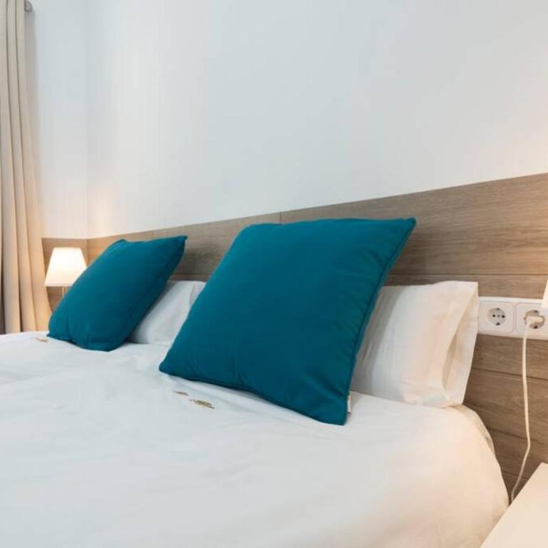Precioso Piso en Paseo de la Bomba free parking - Two-Bedroom Apartment - 36