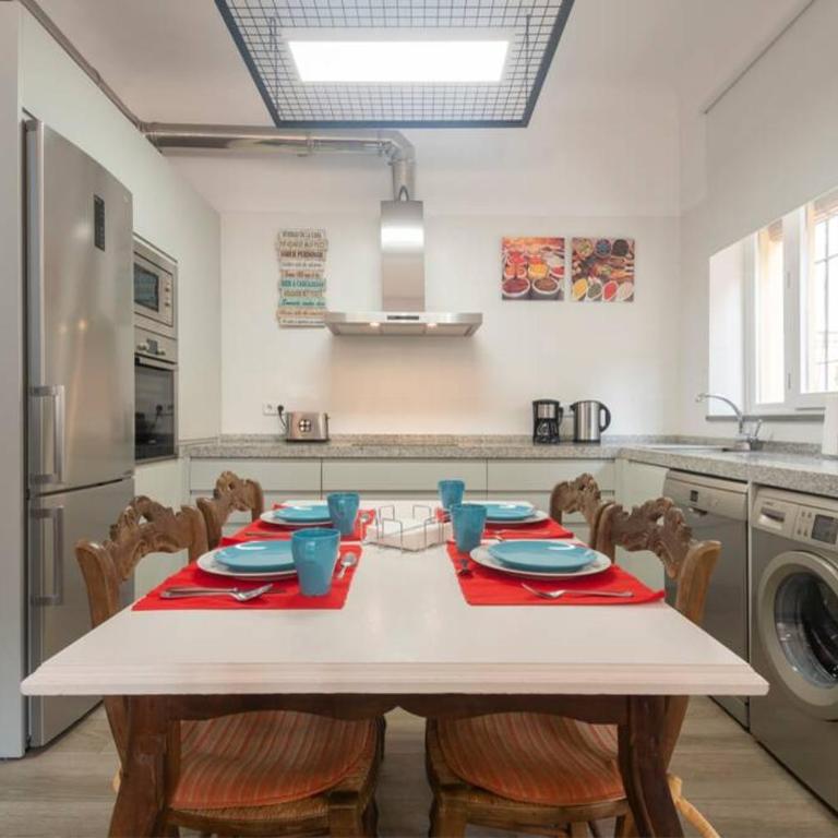 Precioso Piso en Paseo de la Bomba free parking - Two-Bedroom Apartment - 15