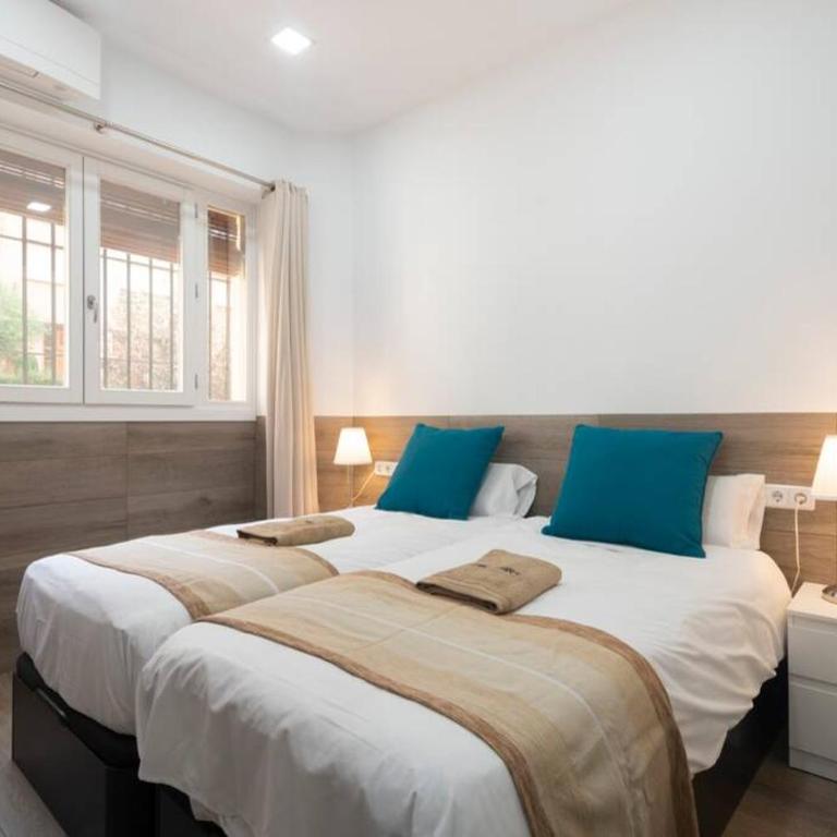 Precioso Piso en Paseo de la Bomba free parking - Two-Bedroom Apartment - 34