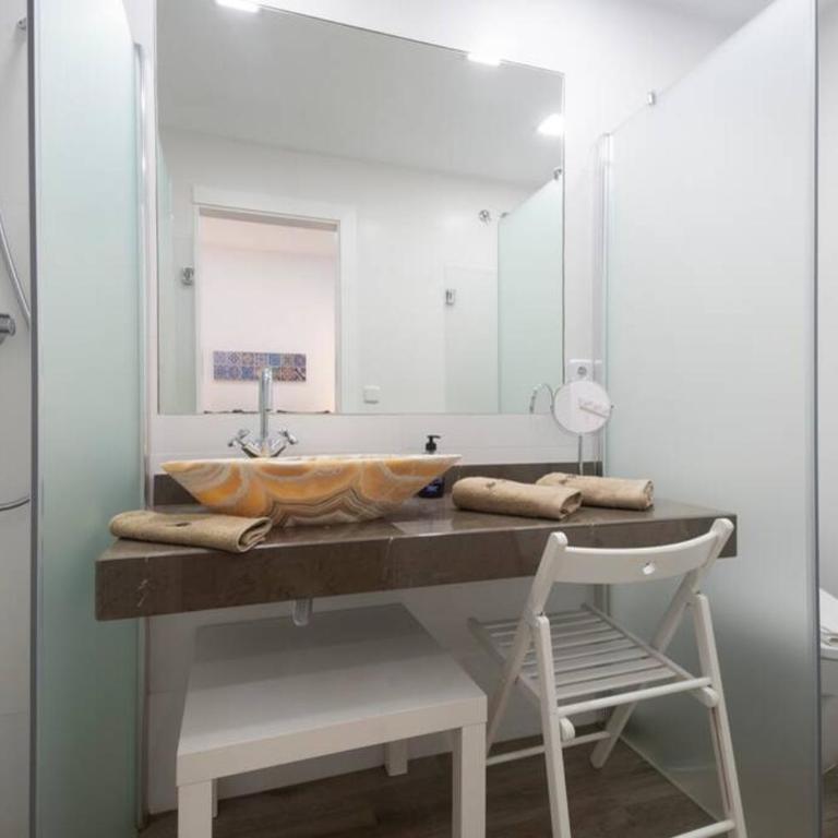 Precioso Piso en Paseo de la Bomba free parking - Two-Bedroom Apartment - 28