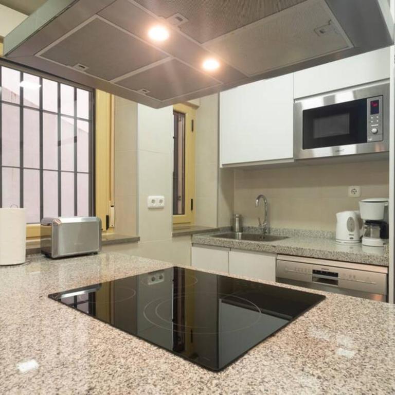 Fabuloso Piso junto a Paseo de la Bomba - Apartment - 24